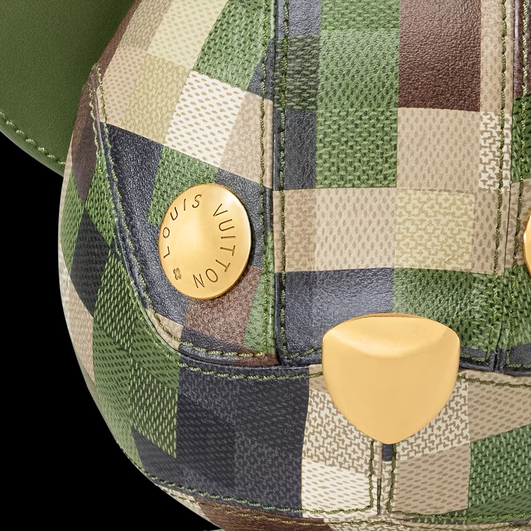 louis-vuitton-louis-collectible--GI0993_PM1_Detail view copy