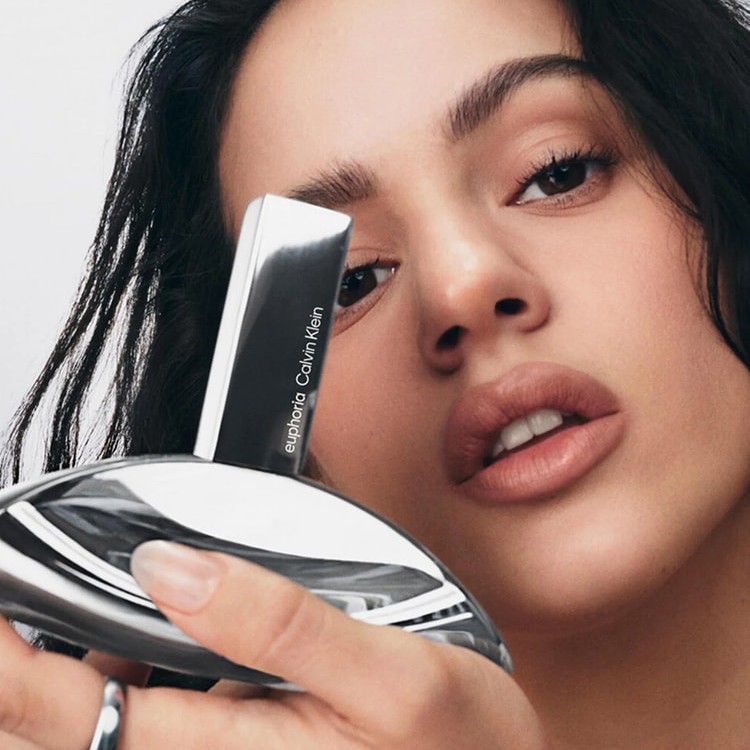 Η Rosalía επιστρέφει στην Calvin Klein και μας προκαλεί Euphoria