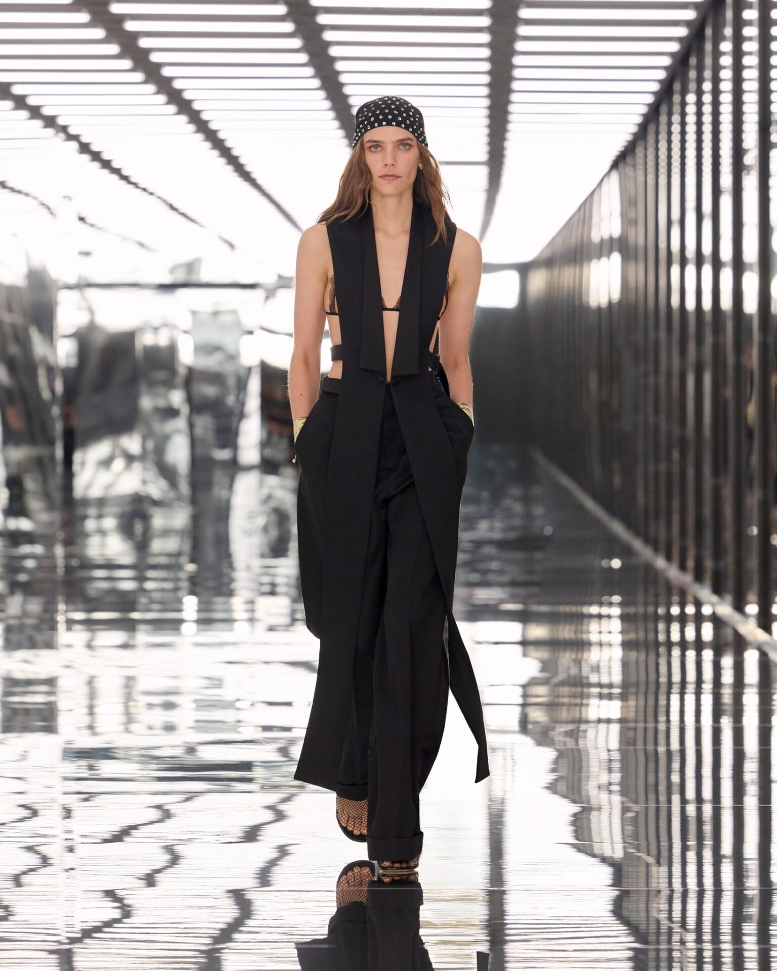 fendi-ss27-runway-looks-4x5-002-data copy